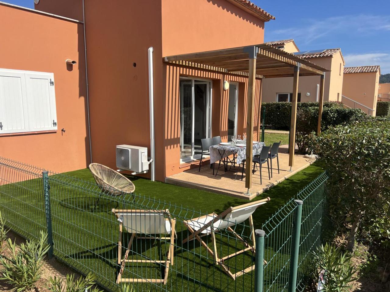 Residence Hoteliere Les Hameaux De Saint Cyprien Appartement 2 Chambres ลิชชี ภายนอก รูปภาพ