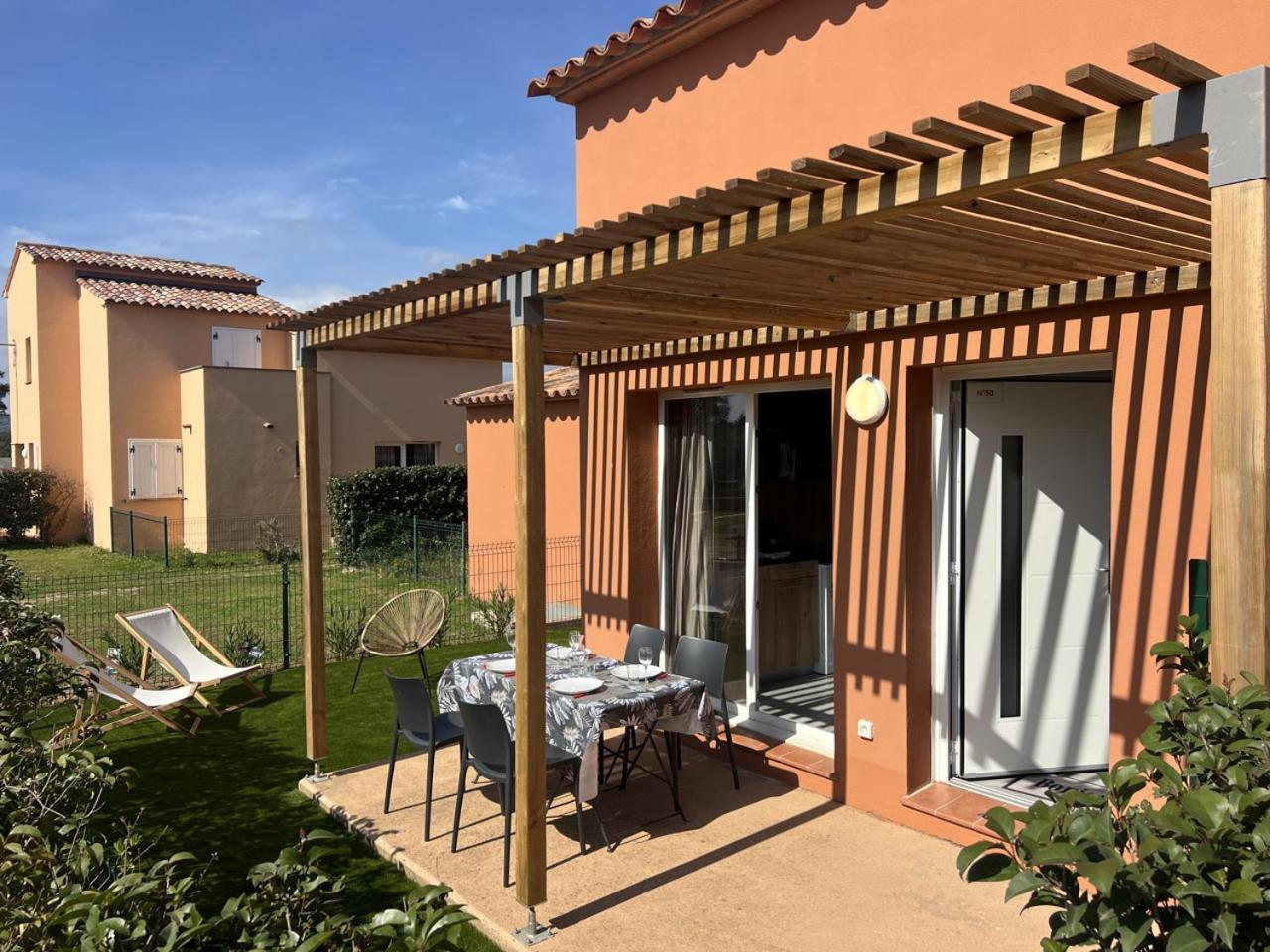 Residence Hoteliere Les Hameaux De Saint Cyprien Appartement 2 Chambres ลิชชี ภายนอก รูปภาพ